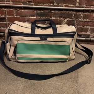 GIANT Fossil Weekender Bag